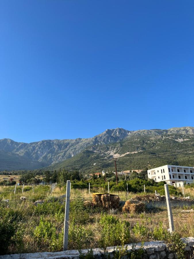 Albanian Garden Hotell Gjilek Exteriör bild