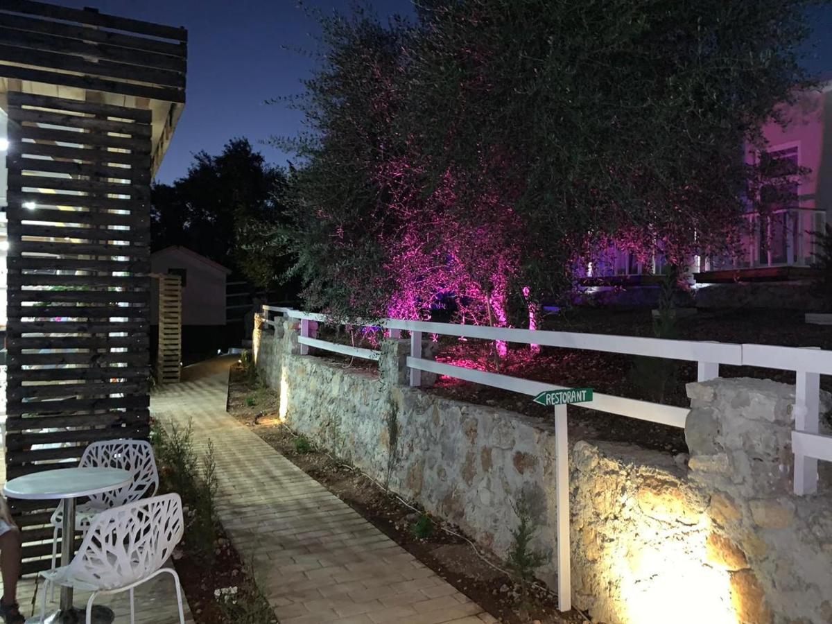 Albanian Garden Hotell Gjilek Exteriör bild